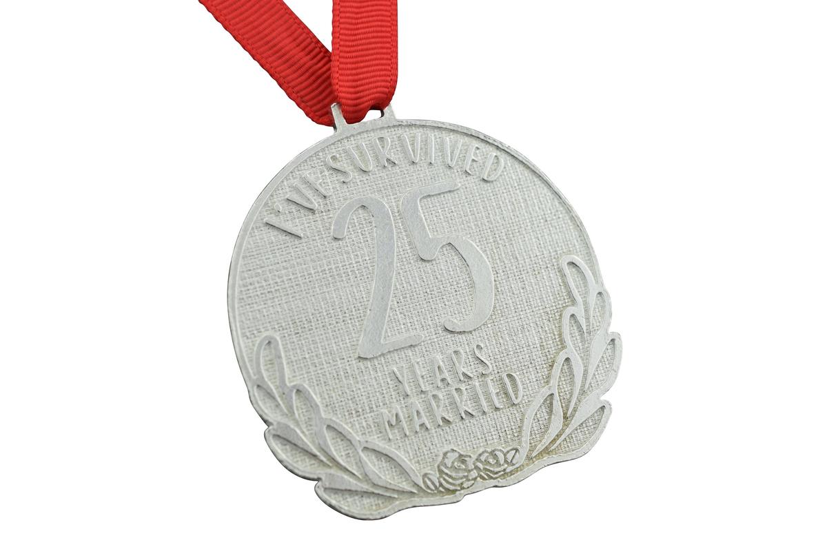 25th Anniversary Gift | 'I've Survived 25 Years Married' Funny Medal | 25 Year Silver Anniversary Sarcastic Keepsake, UK