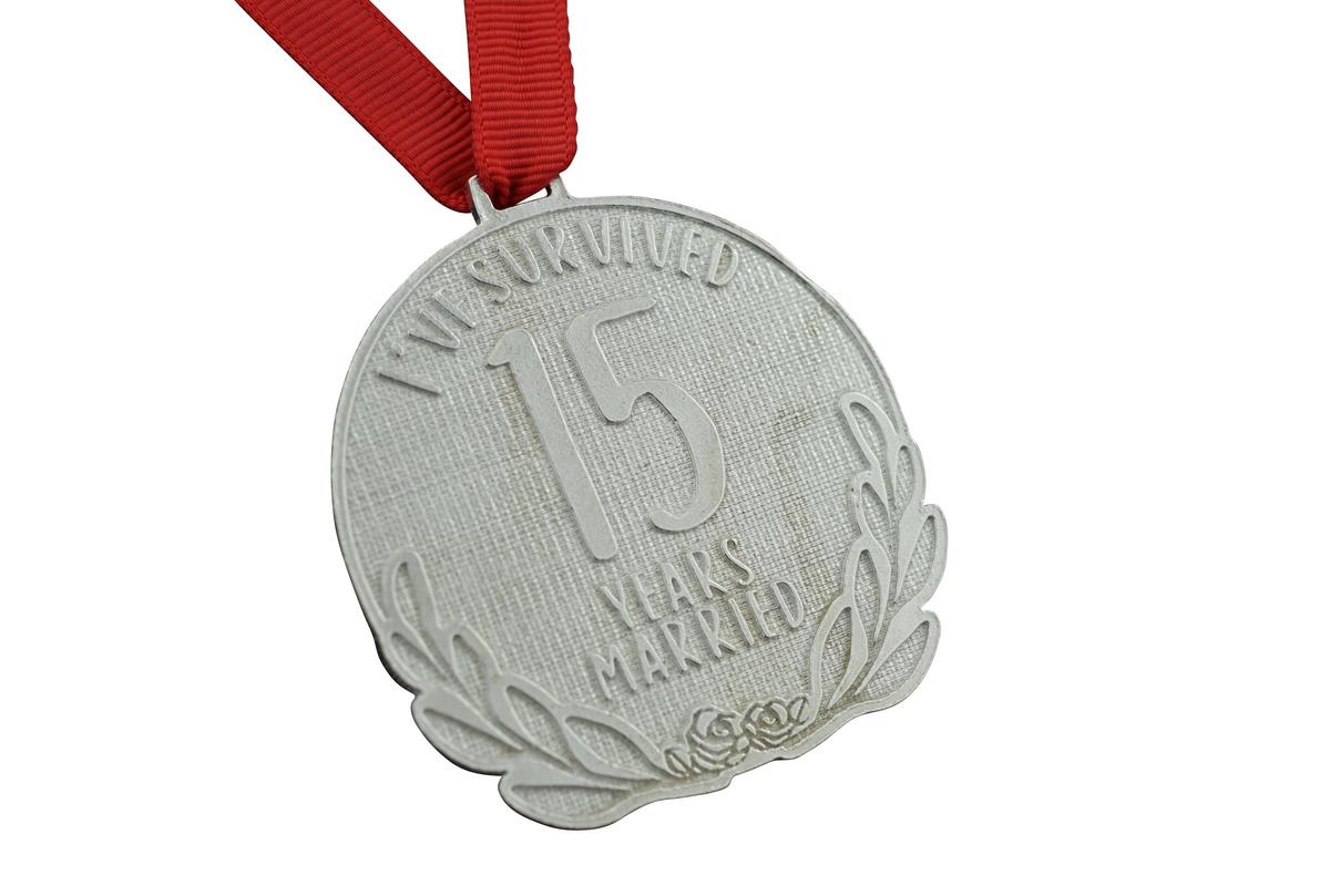 I've Survived 15 Years Married | Anniversary Medal with Sarcastic Phrase