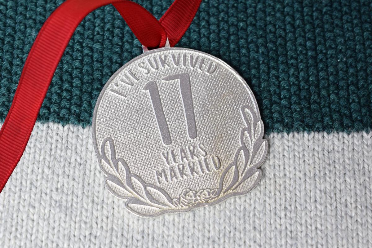 I've Survived 17 Years Married | Anniversary Medal with Sarcastic Phrase