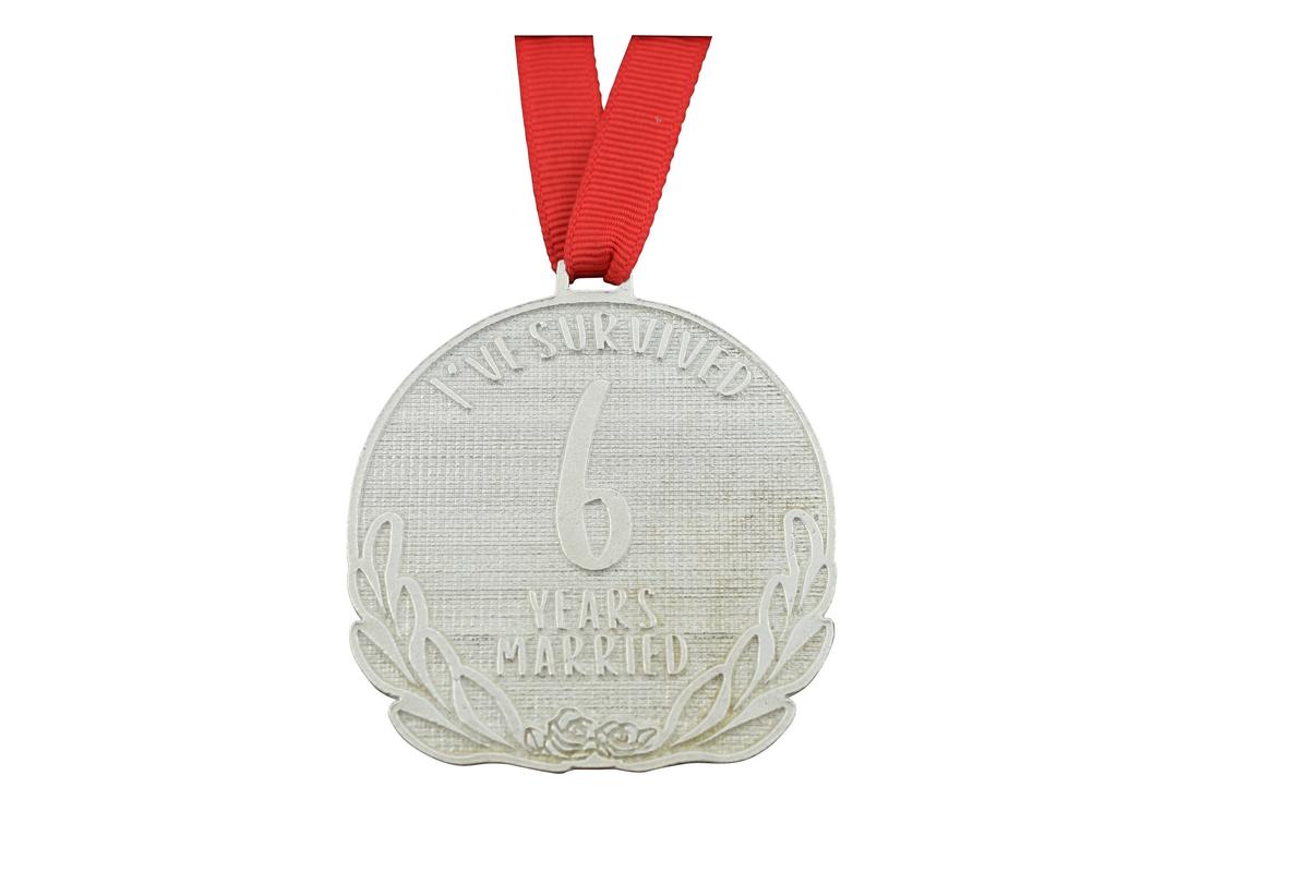I've Survived 6 Years Married | Anniversary Medal with Sarcastic Phrase