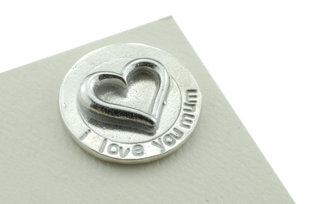 Thoughtful Card for Mum with a 'I Love You Mum' Metal Token - Perfect for Mothers Day, Birthday, Christmas