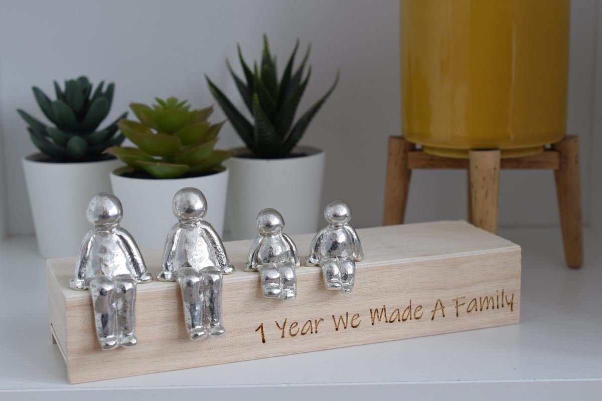 1 Year We Made a Family Sculpture Figurines - 1st Anniversary | Years 1 to 30 Available | Wooden Box Size & Grain Will Vary