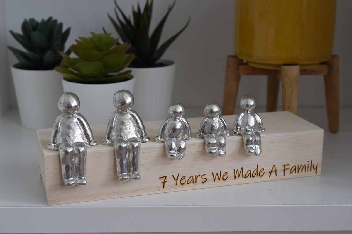 7 Years We Made a Family Sculpture Figurines - 7th Anniversary | Years 1 to 30 Available | Wooden Box Size & Grain Will Vary