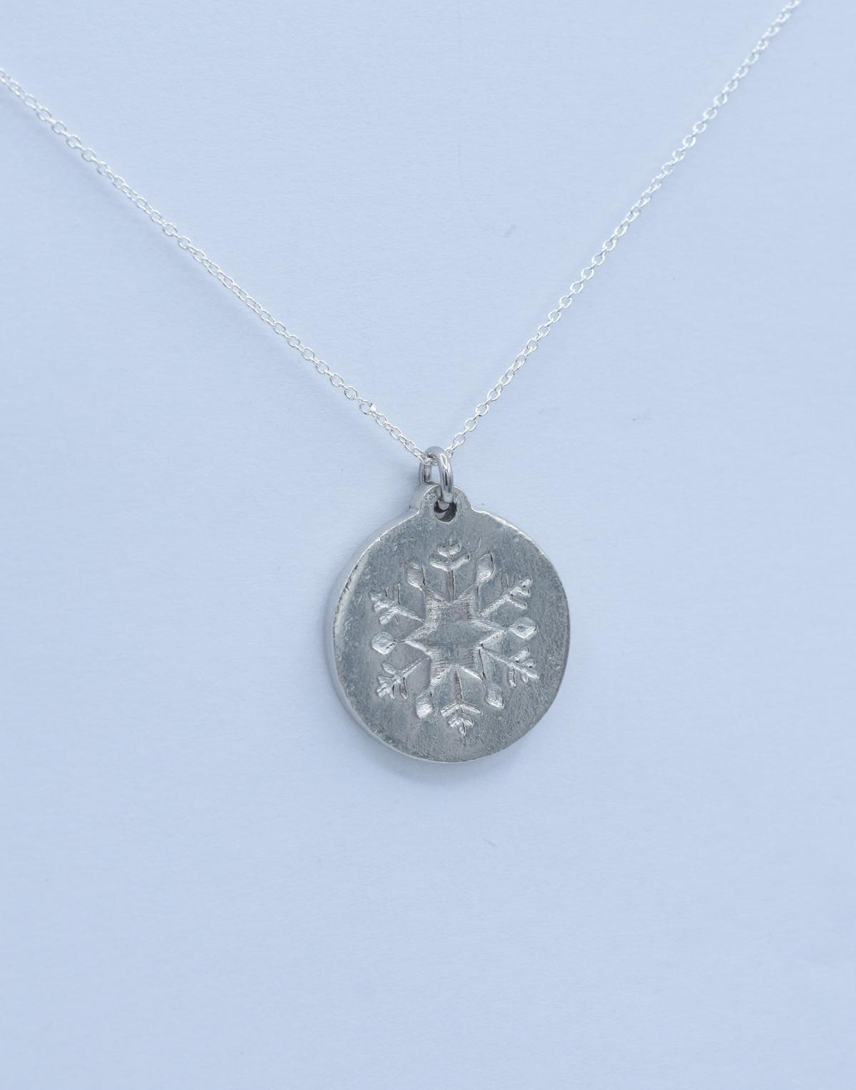 Tin Snowflake Star Minimalist Necklace - 10th Wedding gift - Women's Pendant. Birthday Gift.