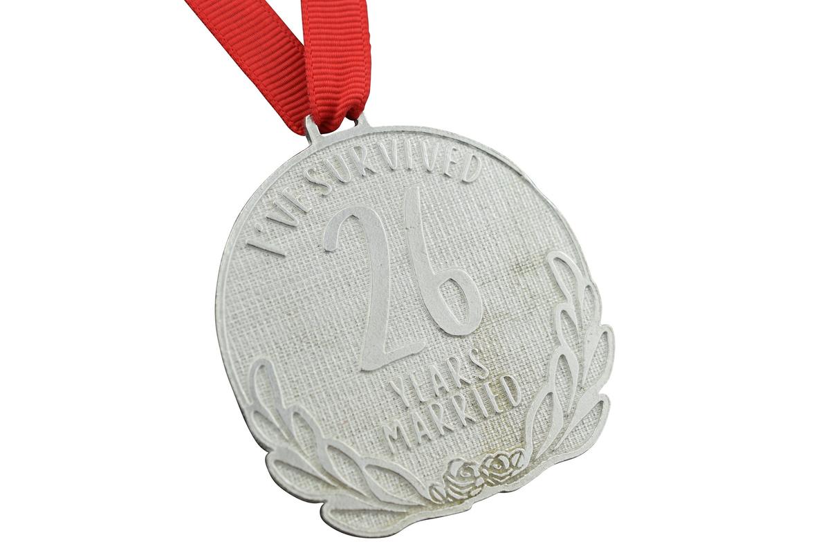 I've Survived 26 Years Married | Anniversary Medal with Sarcastic Phrase