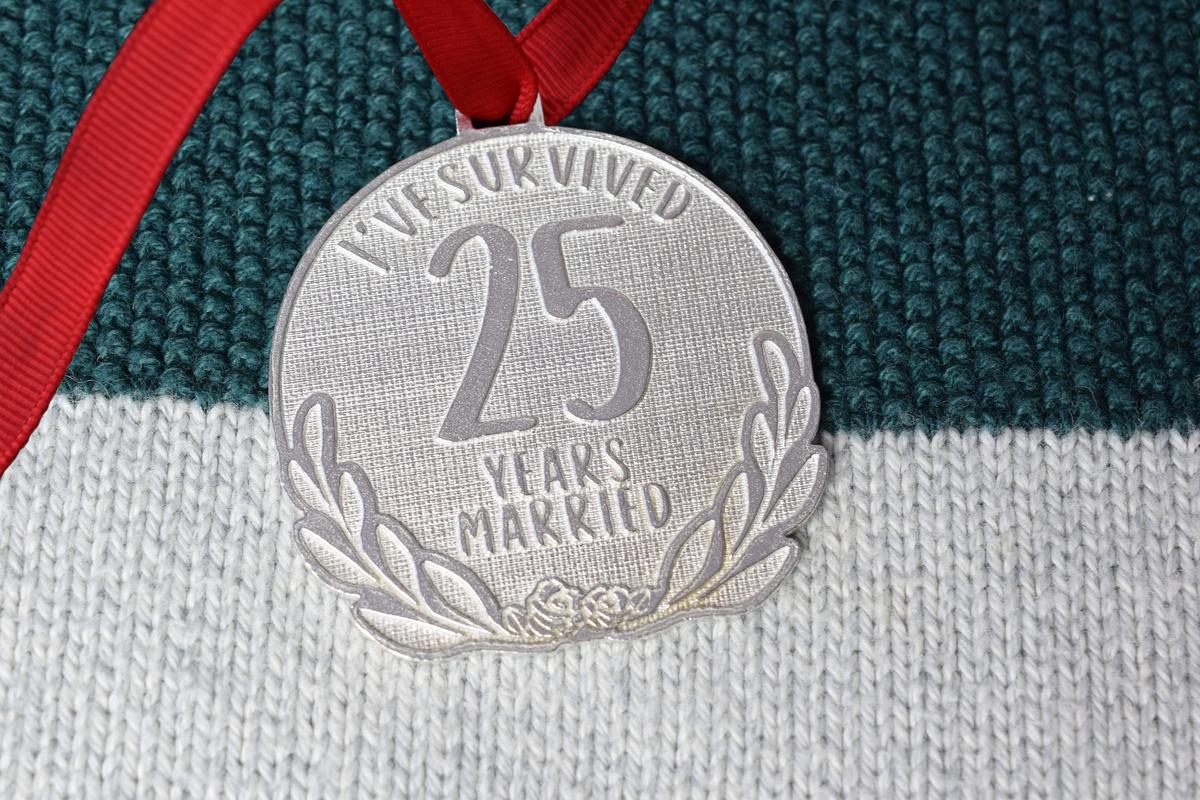 25th Anniversary Gift | 'I've Survived 25 Years Married' Funny Medal | 25 Year Silver Anniversary Sarcastic Keepsake, UK