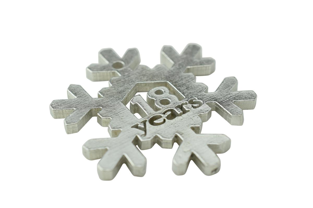 18 Year Cut Out Metal Snowflake Christmas Tree Hanging Decoration - 18th Wedding Anniversary