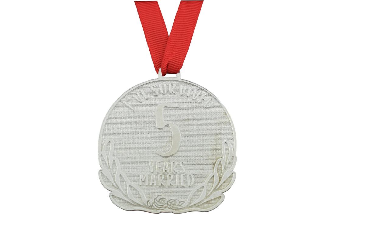 I've Survived 5 Years Married | Anniversary Medal with Sarcastic Phrase