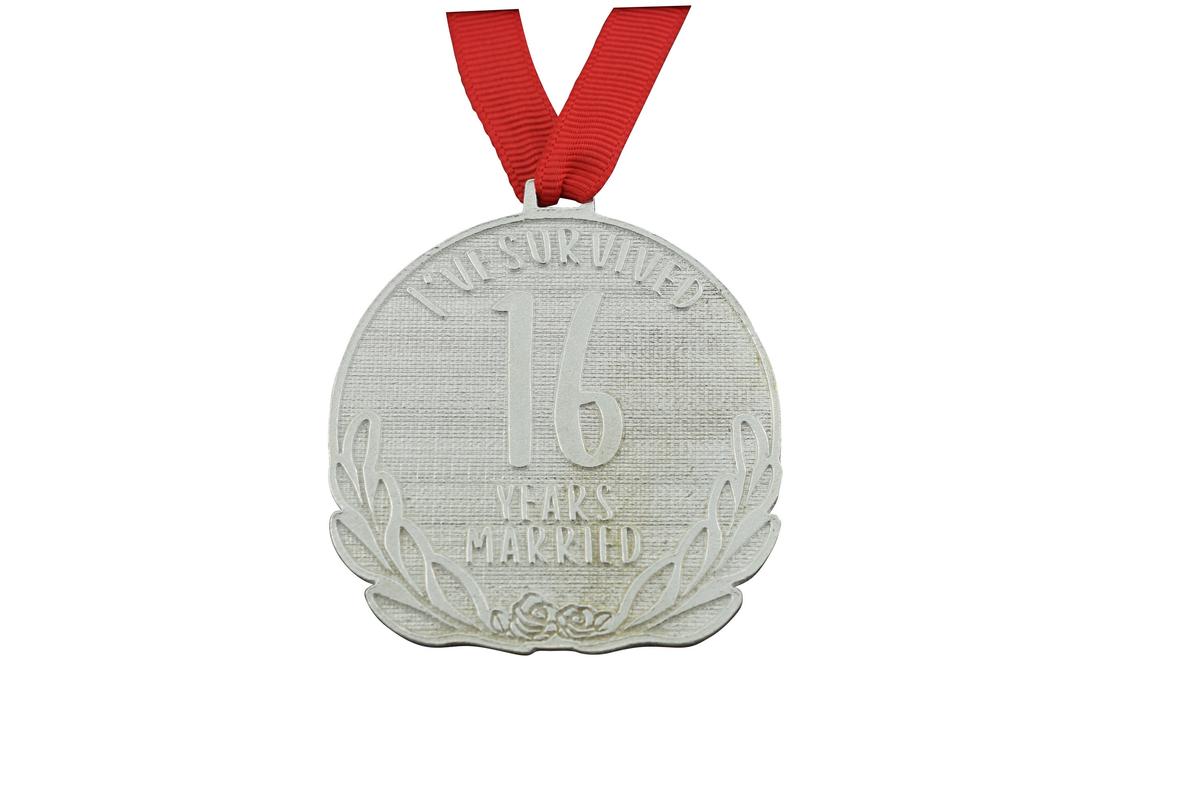 I've Survived 16 Years Married | Anniversary Medal with Sarcastic Phrase