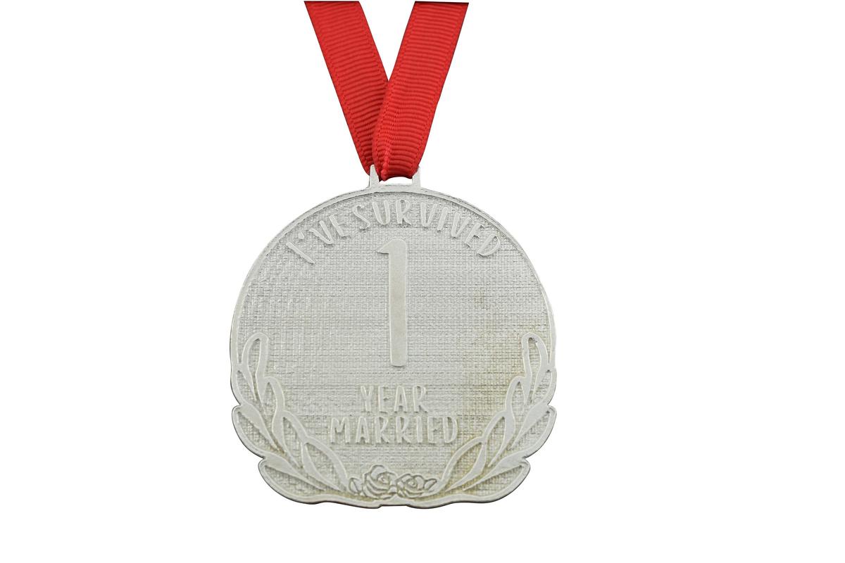 1st Anniversary Gift | 'I've Survived 1 Year Married' Funny Medal | 1 Year Paper Anniversary Sarcastic Keepsake, Handmade UK