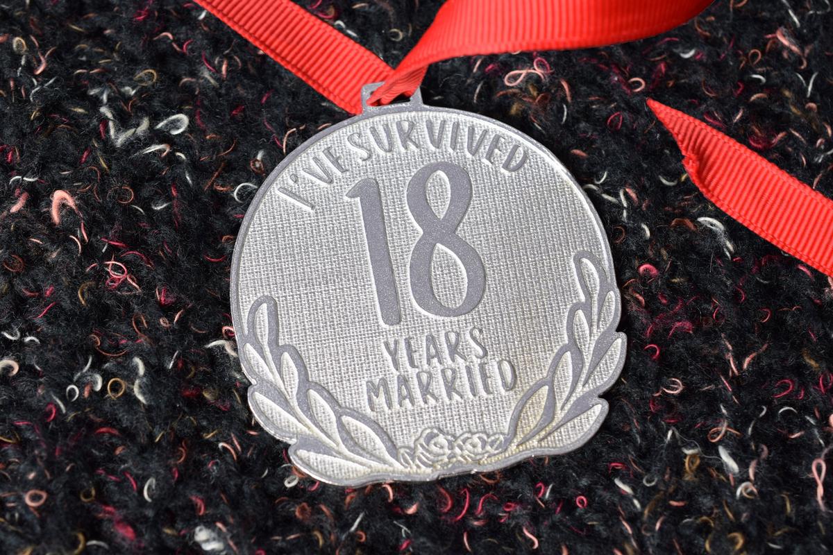 I've Survived 18 Years Married | Anniversary Medal with Sarcastic Phrase