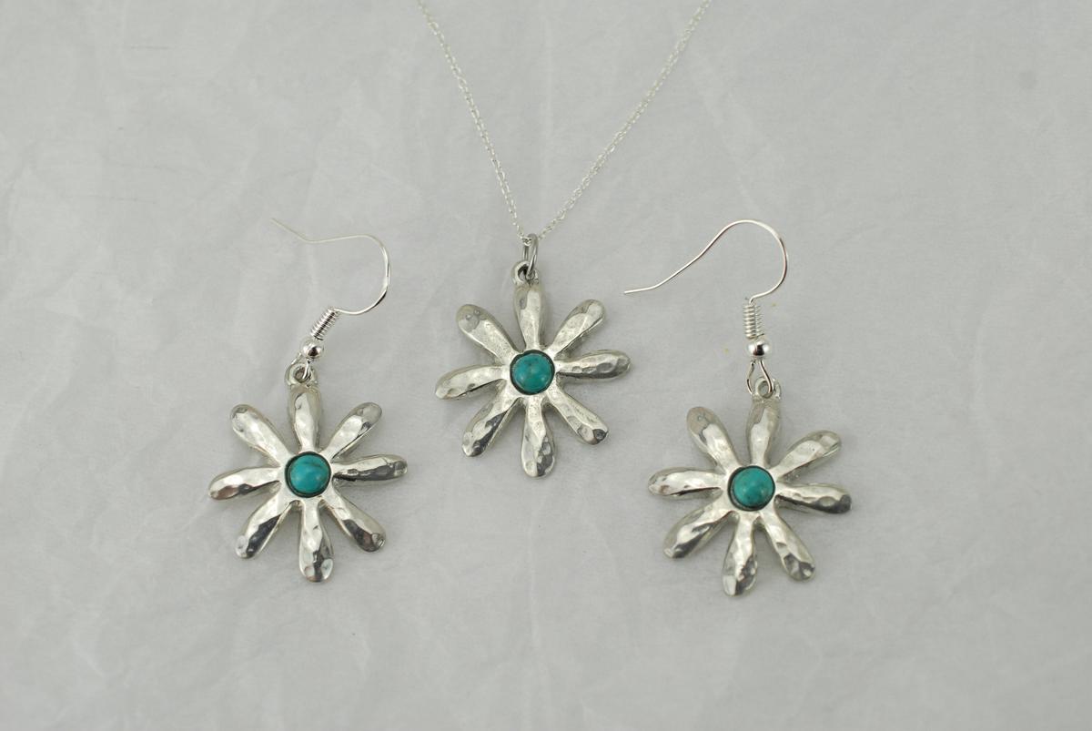 Tin Turquoise Flower Necklace and Earrings Set