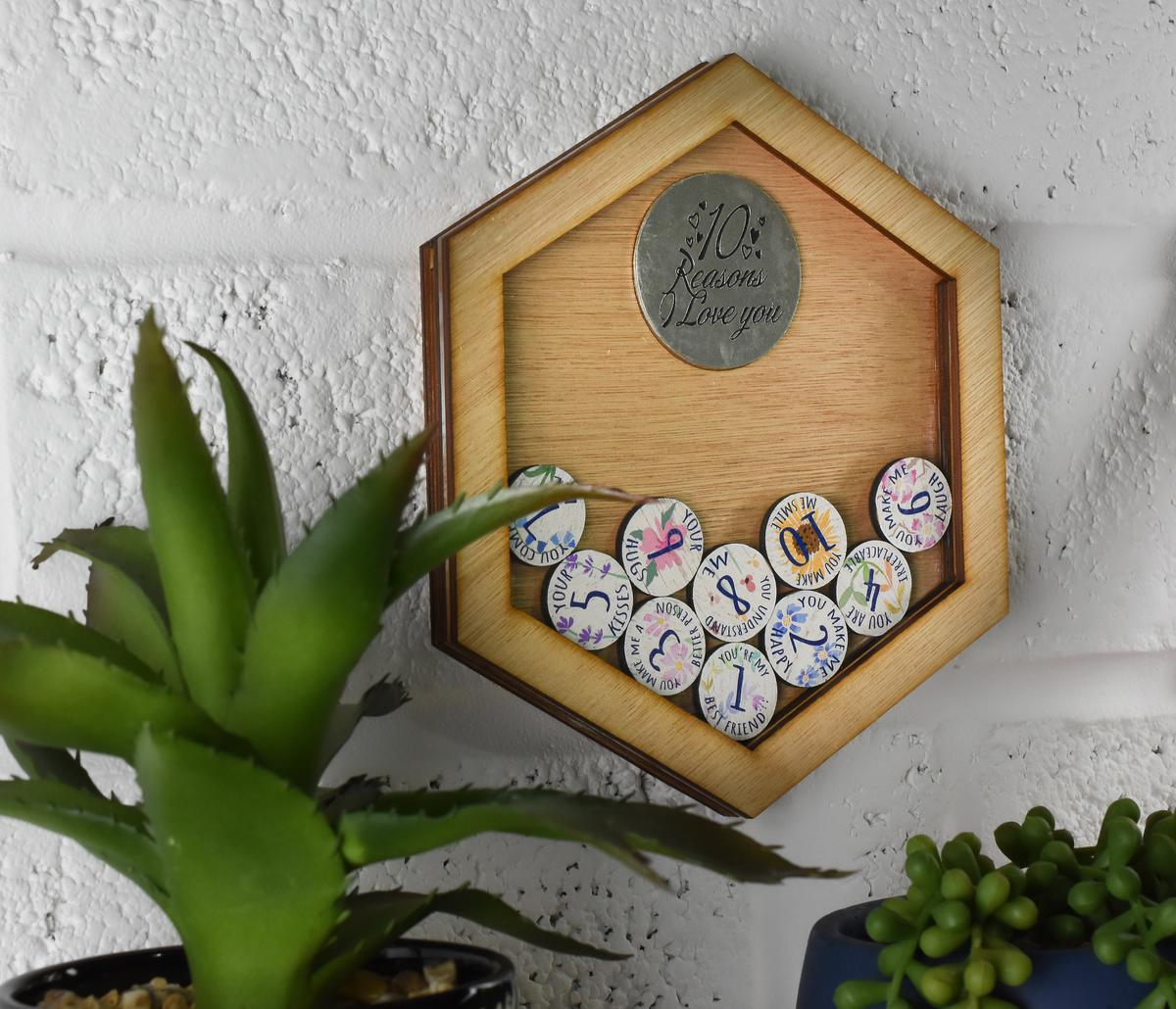 10th Anniversary 10 Reasons I Love You Wooden Wall Frame - 100% Pure Tin Disc - Full Colour Love Tokens