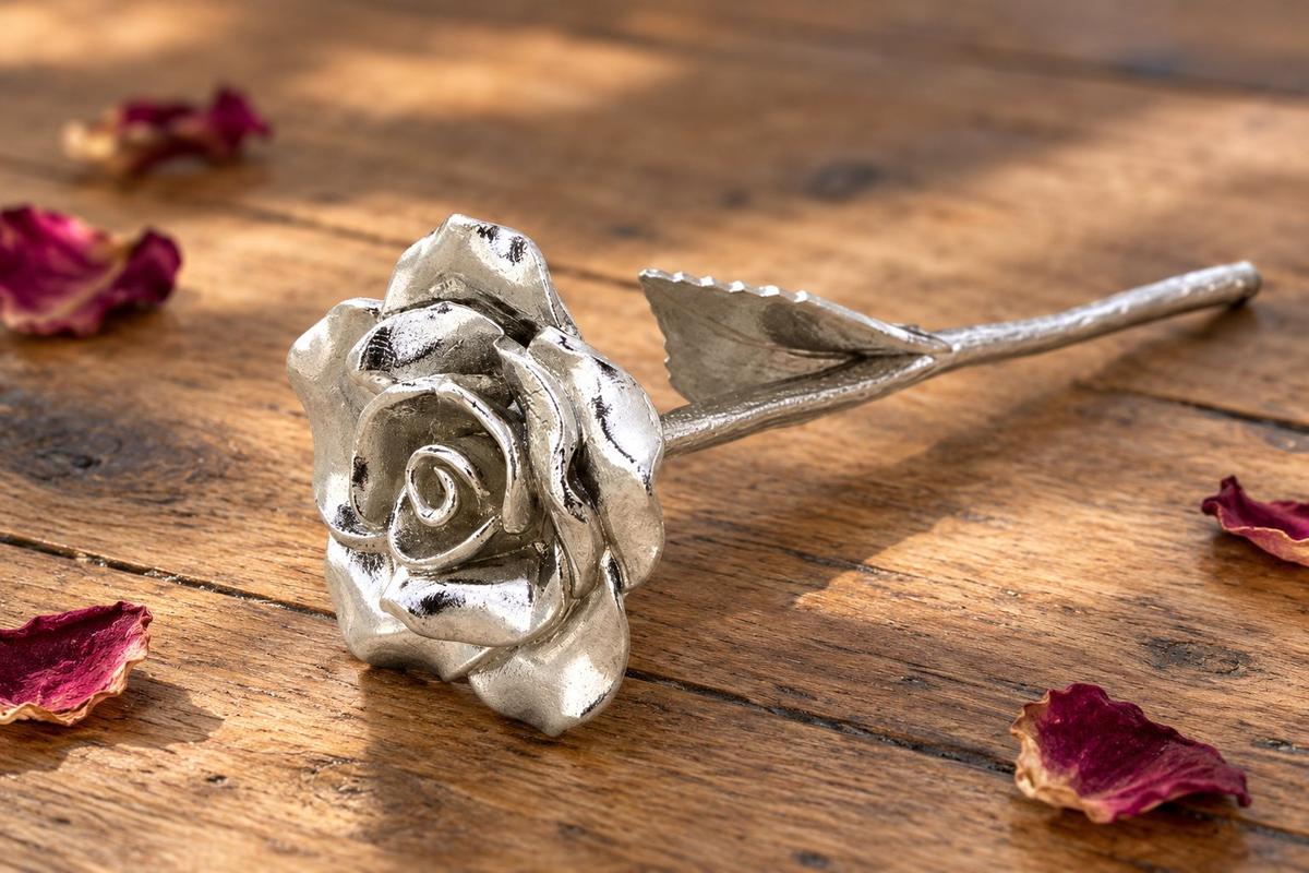 11th Anniversary Cast Metal Rose – Everlasting Gift