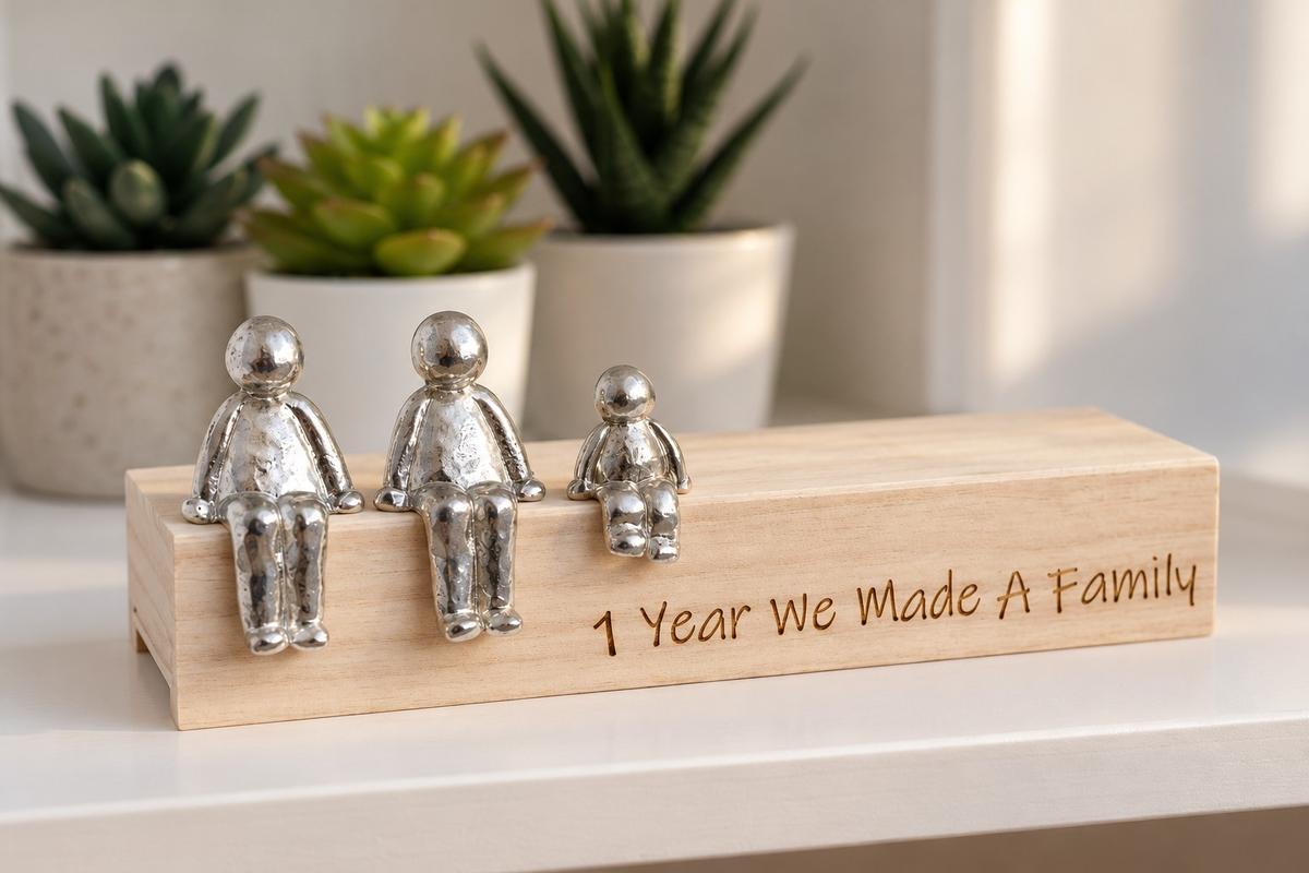 1 Year We Made a Family Sculpture Figurines - 1st Anniversary | Years 1 to 30 Available | Wooden Box Size & Grain Will Vary