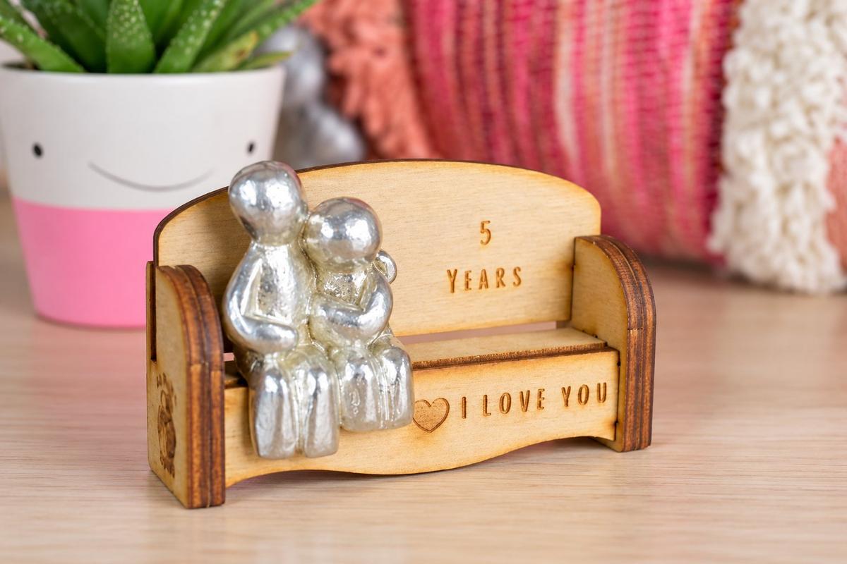 Cuddling Couple Wooden Sofa - 5 Year Anniversary Gift