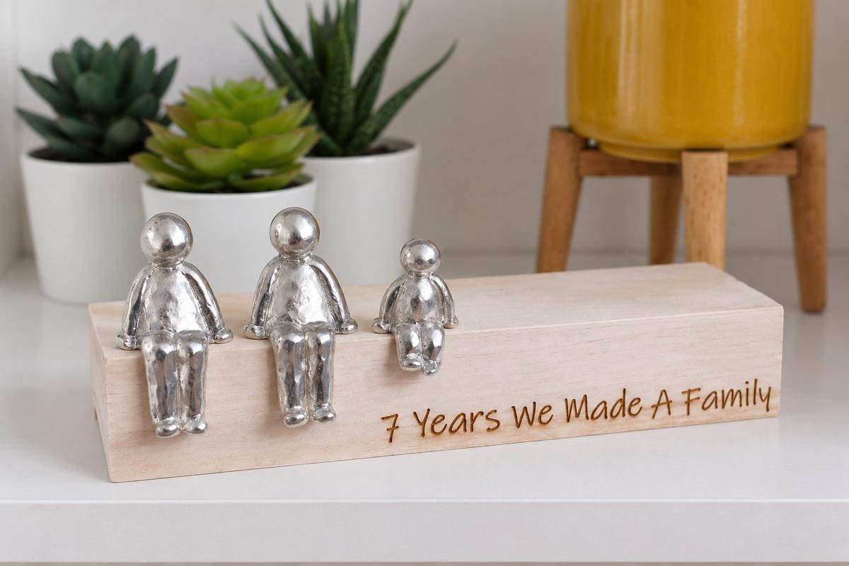 7 Years We Made a Family Sculpture Figurines - 7th Anniversary | Years 1 to 30 Available | Wooden Box Size & Grain Will Vary