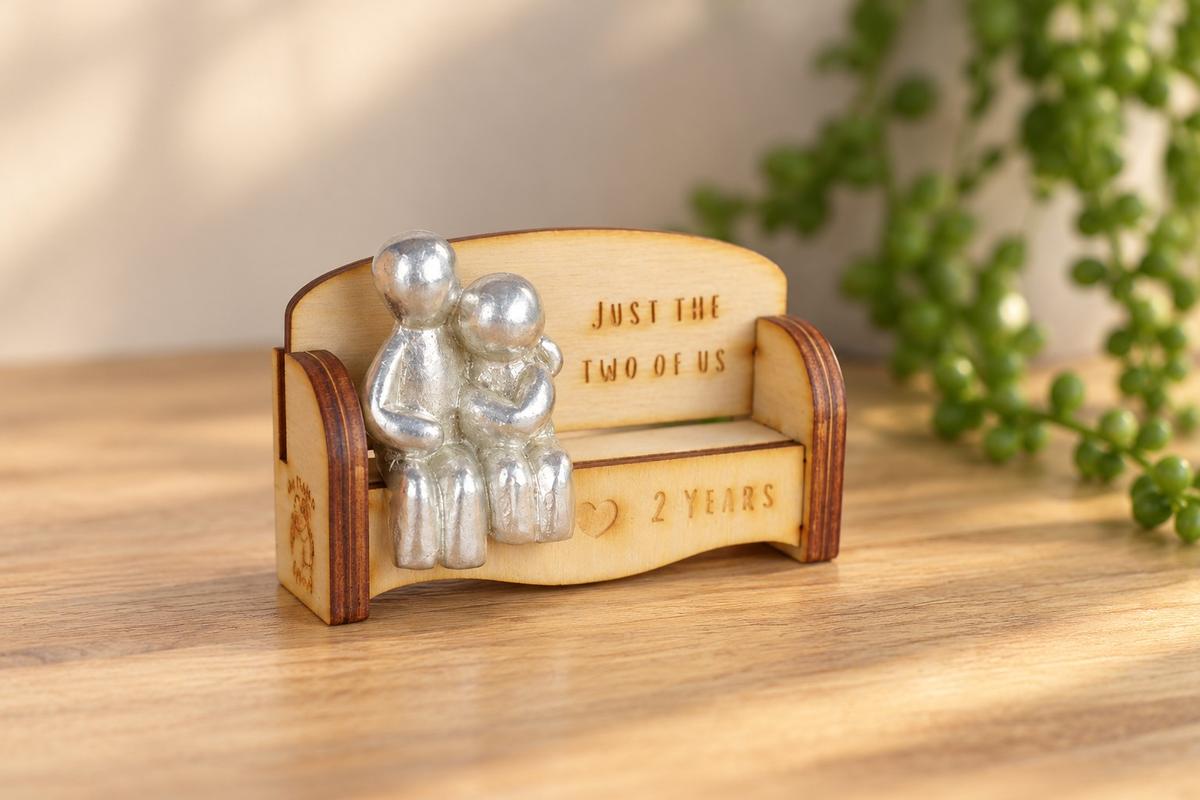 Cuddling Couple Wooden Sofa Bench – 2 Year Anniversary Gift